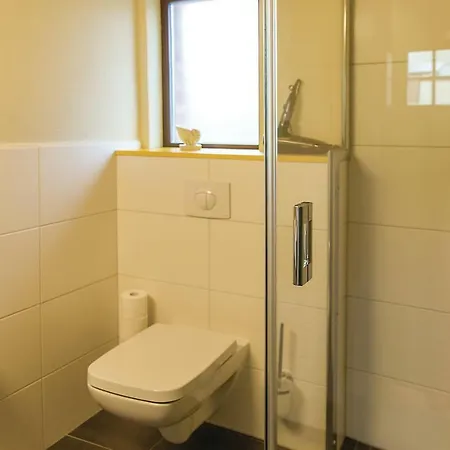 0-bedroom Holiday In * קיריץ